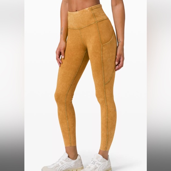 Lululemon fast and free size 4 NWT - Picture 1 of 3